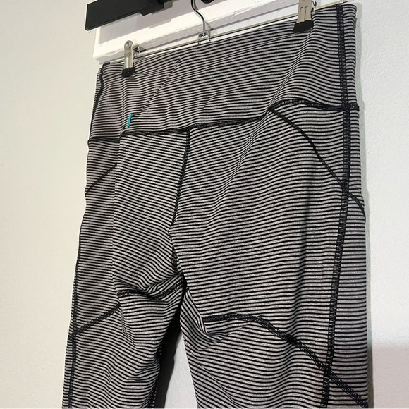 Lululemon Rebel Runner Crop Mini Pop Stripe Heathered Slate Black Size 8 - Picture 16 of 16